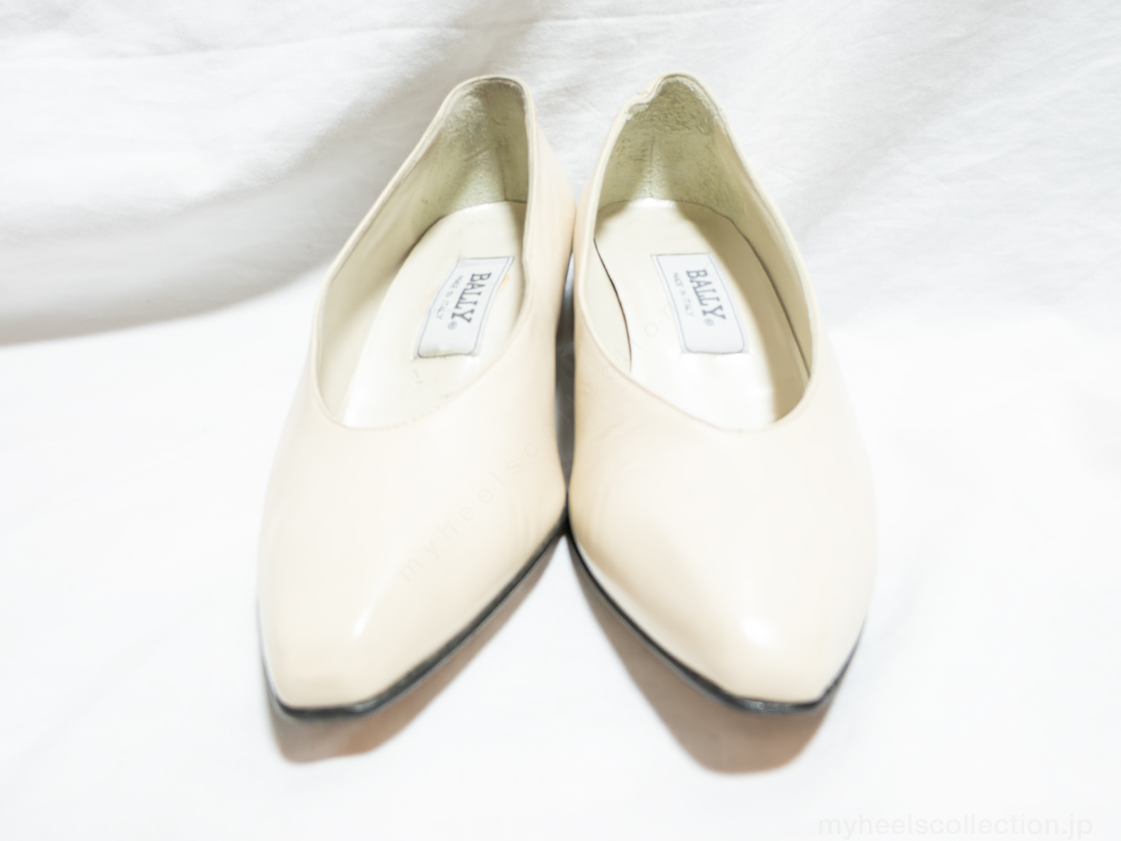 BALLY パンプス 全体俯瞰（左右揃え・非着用・白背景）