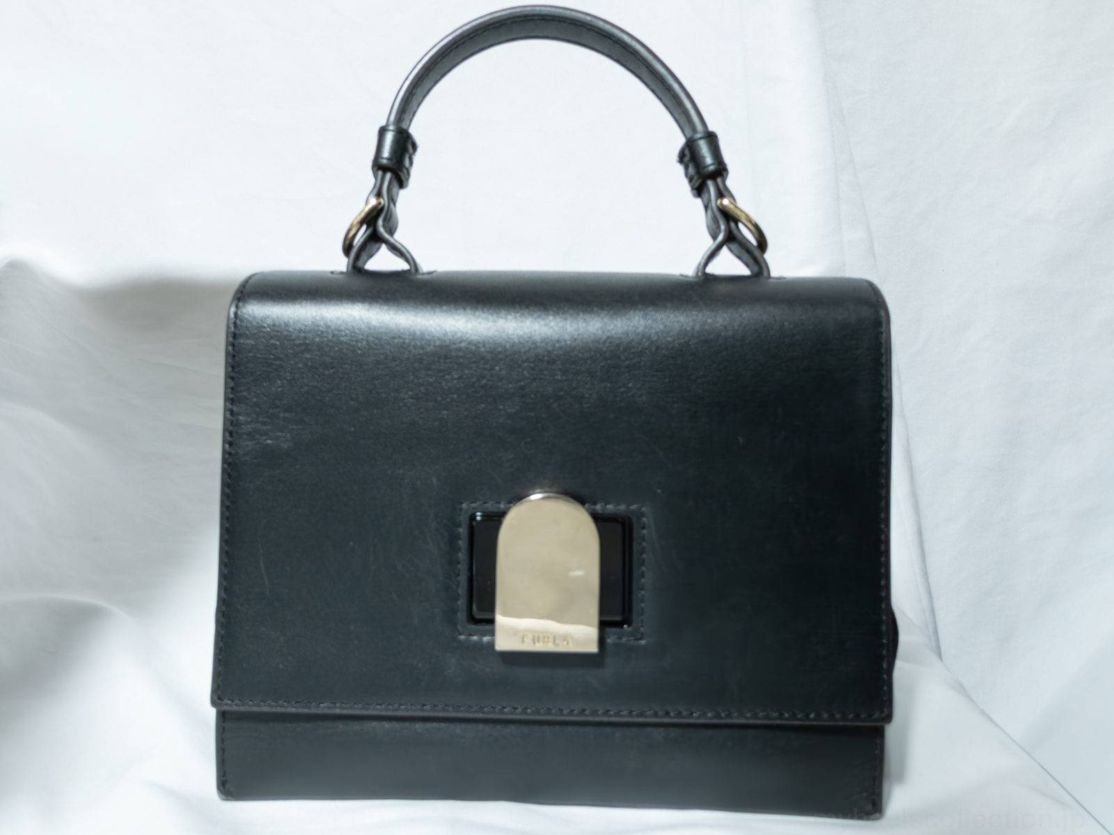 （非着用）FURLA EMMA MINI TOP HANDLE（WB00610 BX0053）正面 全体 白背景