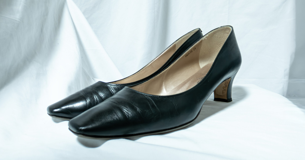 記録としてのパンプス｜銀座かねまつ RM-MW2456BS（ブラックスクエアトゥ／5cmヒール）