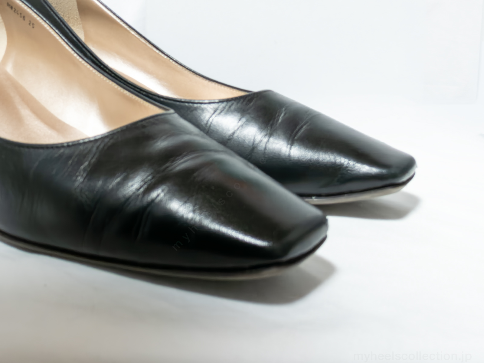 （非着用）銀座かねまつ RM-MW2456BS トゥ形状 スクエアの角が分かる寄り