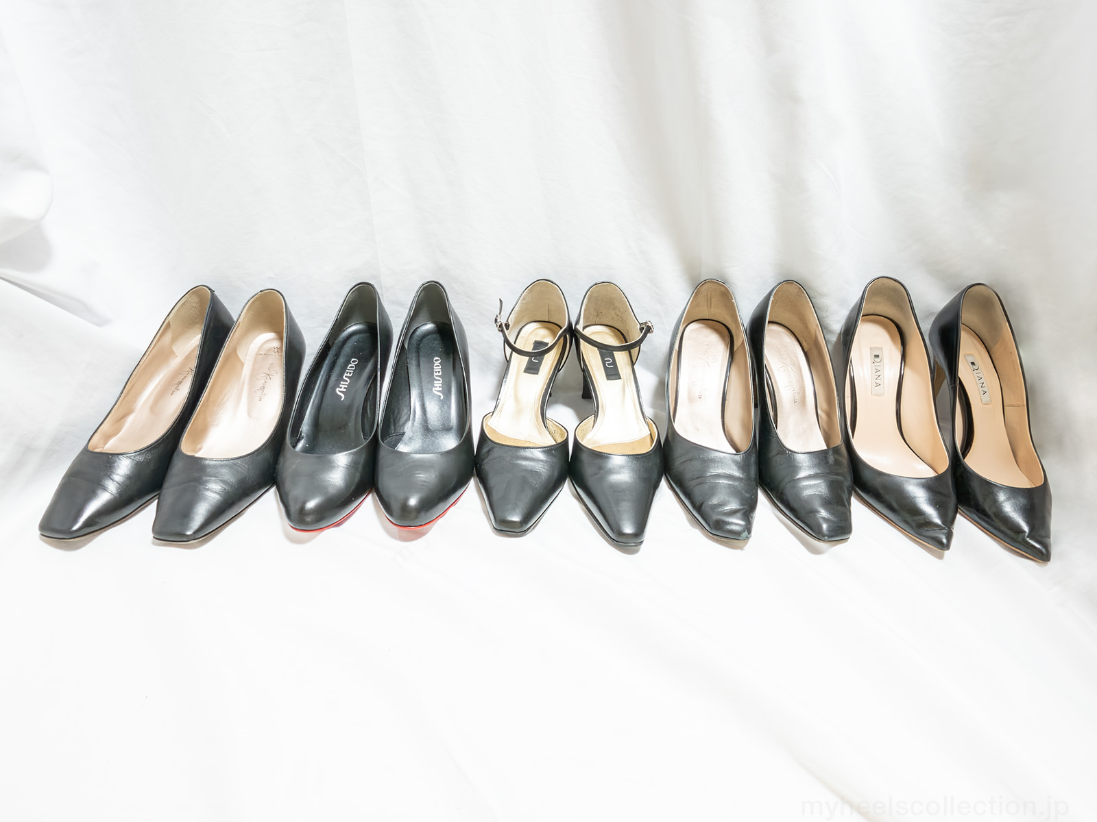 黒パンプス 複数足整列｜非着用・白背景｜形状比較用ラインナップ