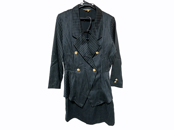 【着用アイテム】CHO COR：ピンストライプスーツ