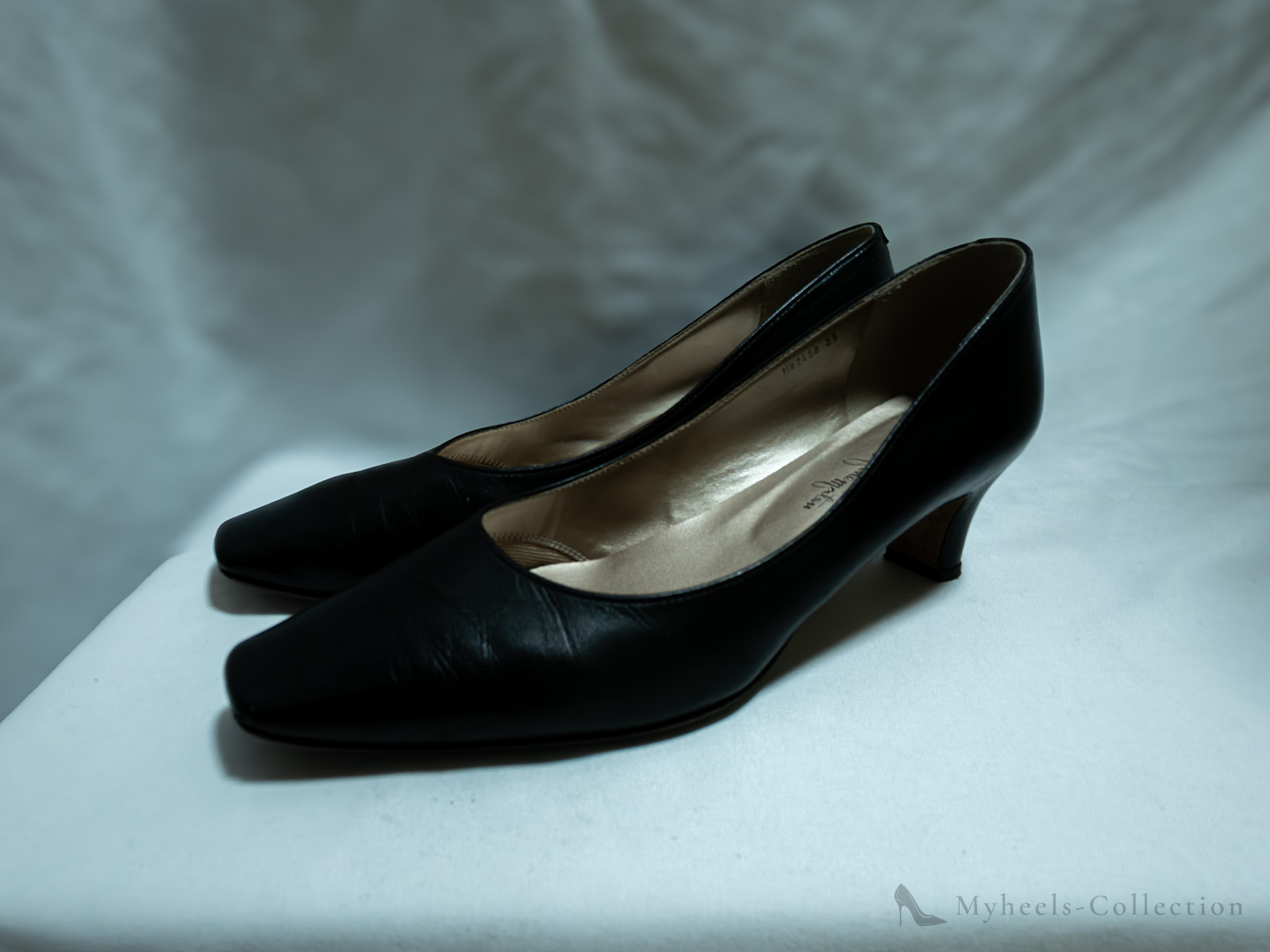 非着用 銀座かねまつ RM-MW2456BS 斜め 全体 立体構造 白背景