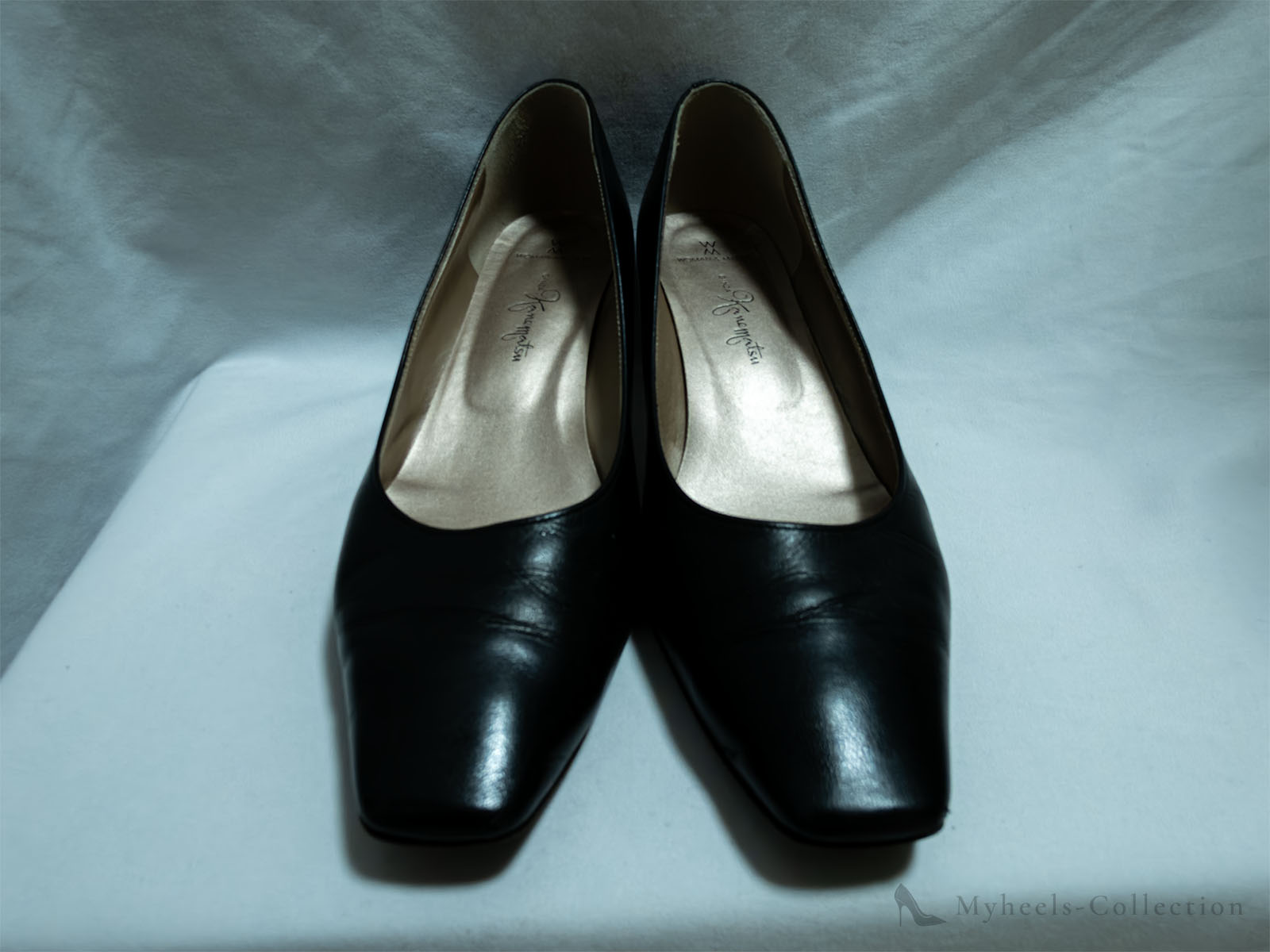 非着用 銀座かねまつ RM-MW2456BS ブラック スクエアトゥ 5cmヒール パンプス 正面 全体 白背景